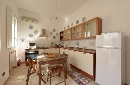 Floridia House | Casa Bianca (8 sleeps)