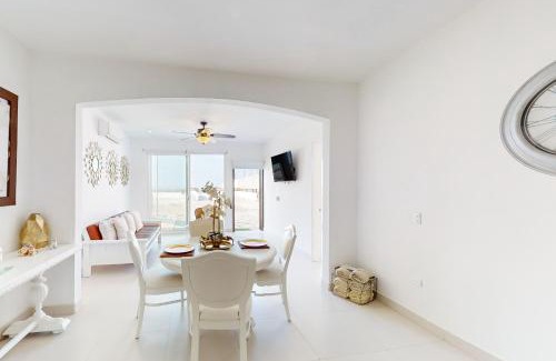La Paloma House | Casa Blanca 44 - Playa Arcangel