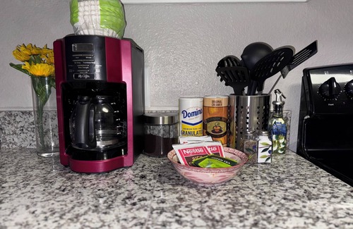 Pleasant Valley Apartment | Casa Bluebonnet - Apt in Austin with Gym, EV, pool, 8 mins to Downtown/Airport