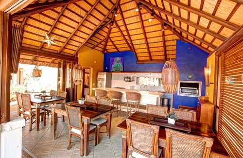 Canto Grande House | Casa BoaVida. Charming High Standard House, Pool, Gourmet Space, 100m from the sea