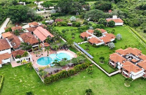 Campoalegre Hotel | CASA BOHEMIA - Resort de Cerveza y vino