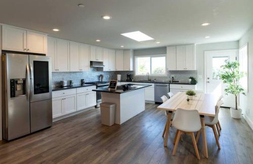 East Palo Alto House | Casa Camellia
