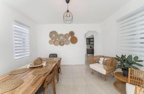Aguacate House | Casa Catalina - 11 min from BQN