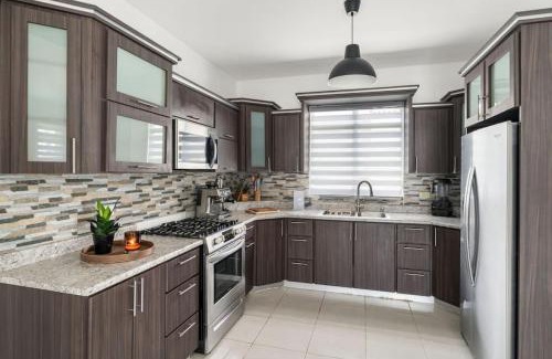 Aguacate House | Casa Catalina - 11 min from BQN