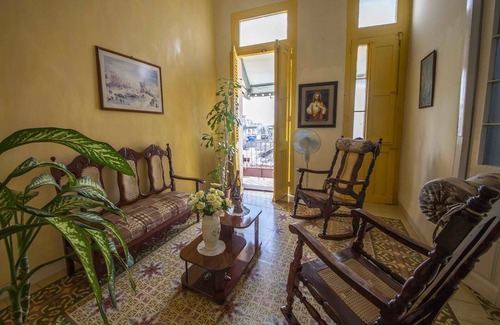 Centro Havana Bed & Breakfast | Casa Colonial Wilmer