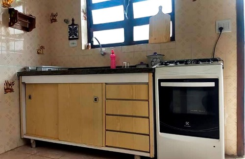 Parque Oasis House | Casa com lazer e a 200 m da praia em Peruíbe/SP
