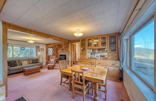 Salida House | Casa Commodore ~ Paddles, Pups & Proximity!