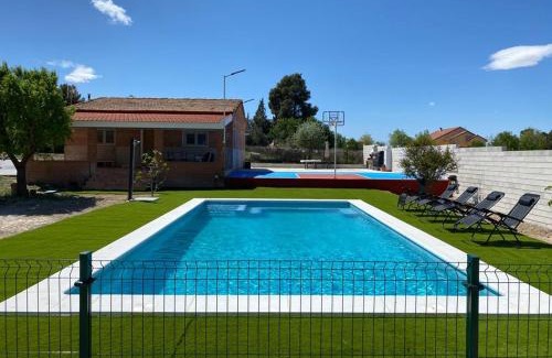 Fuentiduena de Tajo House | Casa con piscina, Villa Alarilla