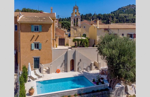 Achilleio Villa | Casa Conti 1870, fantastic villa, private heated pool in Gastouri Corfu