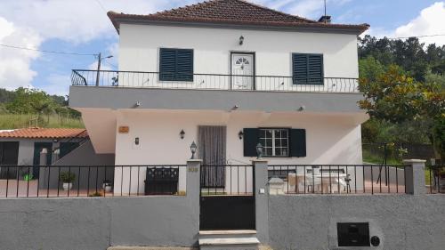 Ferreira do Zezere House | Casa da Magnólia