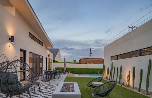 Coronado House | Casa Danesa - Pool - Golf - Luxe & Modern