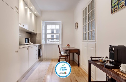 Evora Apartment | Casa das Arcadas - GARAGE free - Praça de Giraldo - Historic Center