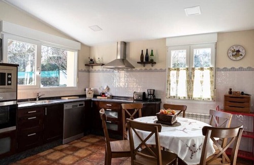 Granda (Siero) Ski Chalet | Casa de Aldea Guaralde Asturias