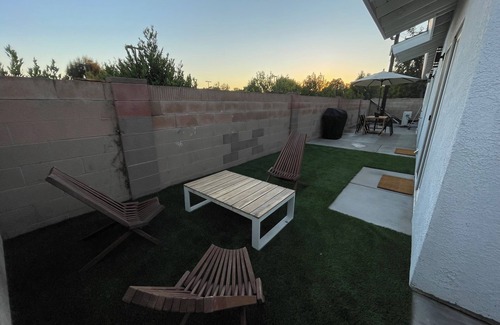Fairhaven House | CASA DE COMFORT, Charming 2-bedroom house with AC, WiFi in Santa Ana