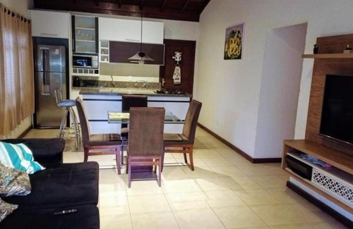 Praia do Rosa House | Casa de Férias com Piscina na Praia do Rosa/SC