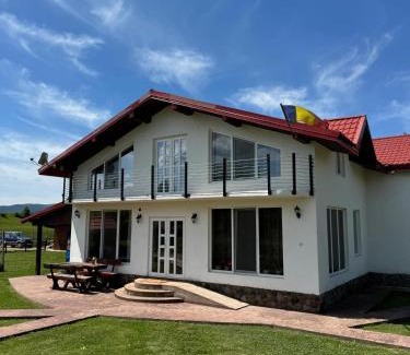 Rieni House | Casa de la Baltă