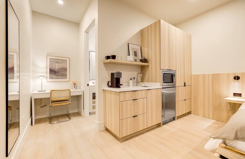 Santa Barbara Apartment | Casa De La Vina Unit 8 - Boutique Suites
