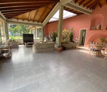 San Jose de Rio Chico Villa | Casa de lujo en la playa de Paparo