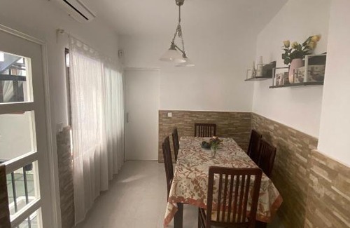Navas del Rey House | casa de pueblo con chimenea