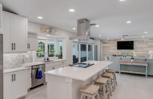 Beachview Country Club Estates Villa | Casa Del Mar- Stunning Villa with Pool and Spa