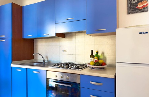Fondachello Apartment | Casa del Sole by the sea with private parking