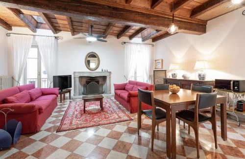 Salo Apartment | Casa di Mezzo nel cuore di Salò