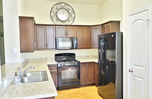 Bryan Apartment | Casa di Vino - Backyard BBQ near Messina Hof