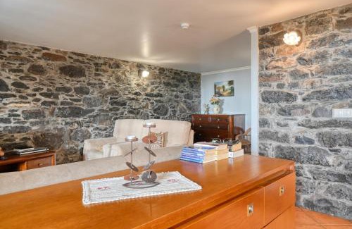 Arco da Calheta House | Casa do Pombal, a Home in Madeira