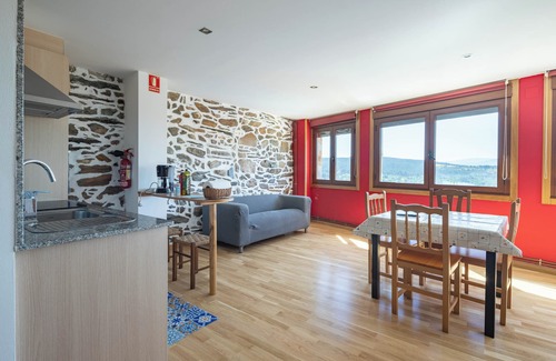 Marcelle Apartment | Casa 'Do Sil' with Shared Pool, Shared Terrace, and Wi-Fi