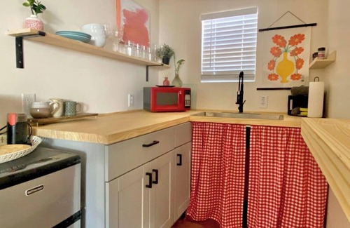 Blackshear-Prospect Hill House | Casa Eleven . Super Location. Walkability