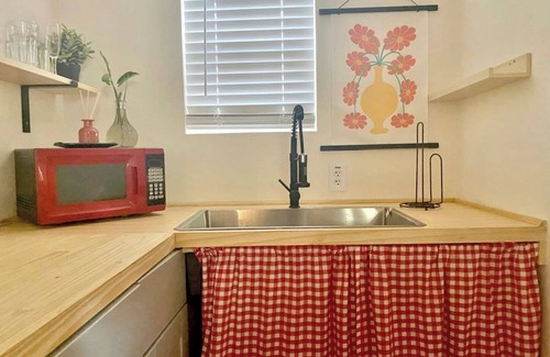 Blackshear-Prospect Hill House | Casa Eleven . Super Location. Walkability
