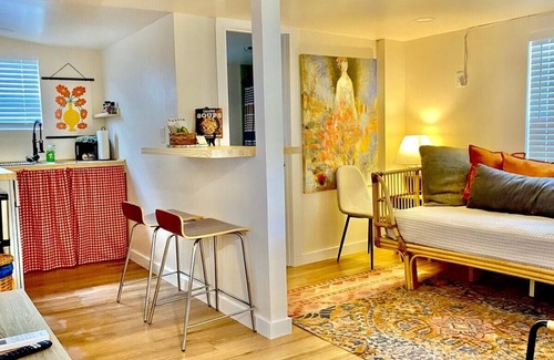 Blackshear-Prospect Hill House | Casa Eleven . Super Location. Walkability
