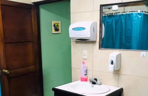 Agonia House | Casa Elparque- Cozy Studio, 5min F/airport