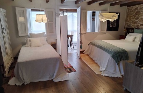 San Amaro House | Casa Elvira in Aldea Piroño, 700 meters from the Buddhist Monastery and close to Hot Springs