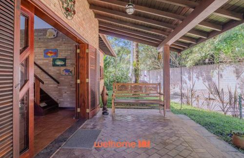 Horto House | Casa em Ubatuba com área gourmet e acesso a rio