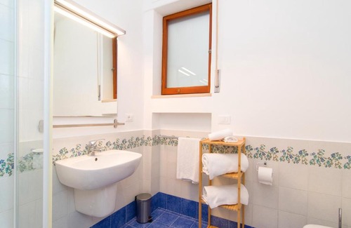 Sorrento City Centre Apartment | Casa Enza, for up to 5 people, Sorrento center