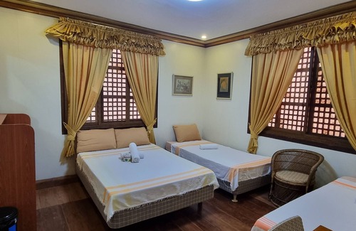 Batac House | Casa Familya