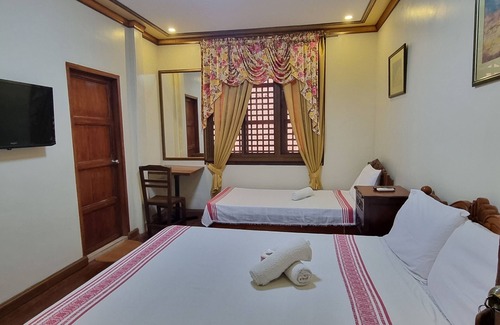 Batac House | Casa Familya