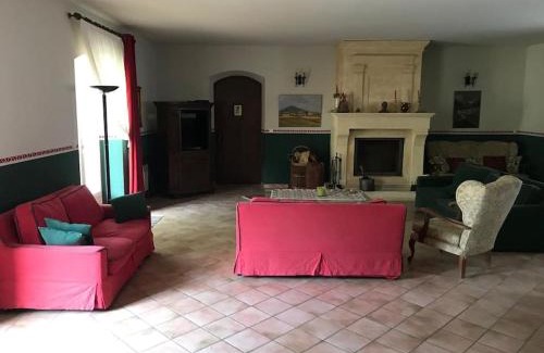 Saint-Andre-de-Roquepertuis House | Casa con piscina e giardino