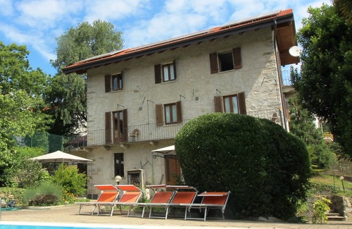 Vacciago Apartment | Casa Frey apt. 1 three-room apartment on Lake Orta with garden and swimming pool