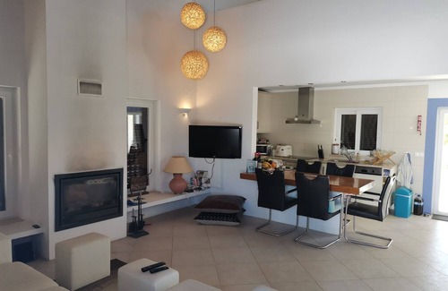 Lagoa e Carvoeiro House | CASA GALERIA, fantastic vacation home in a nature reserve near the beach with pool