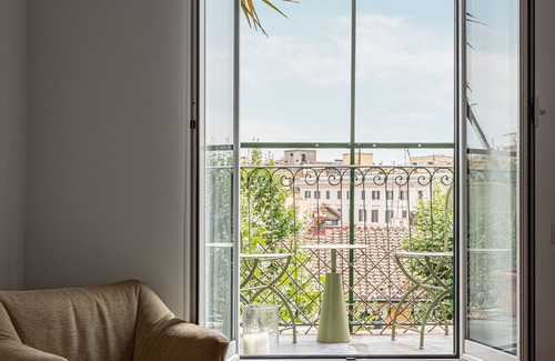 Esquilino Apartment | Casa Garibaldi: design retreat near Colosseum