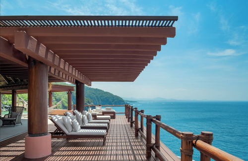 Cerro del Vigia Villa | Casa Garrobo: Luxury Oceanfront Cliff Compound with Chef, Staff & 3 Pools
