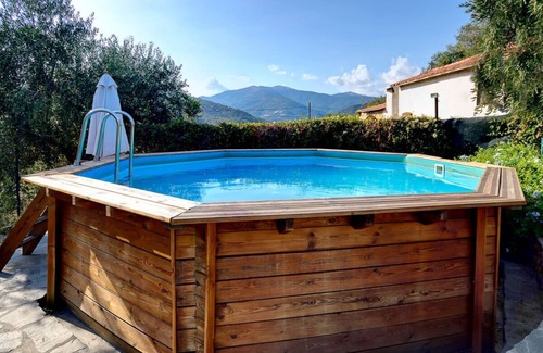 Civezza House | CASA Giardino with shared pool & large garden 6 persons