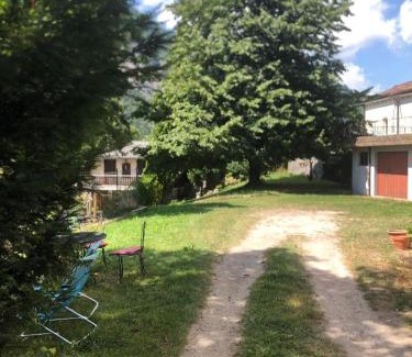 Fielis Apartment | Casa Gugjet Cuore Carnico - appartamento Zoncolan - giardino - no scale - parcheggio e 4 zampe gratis