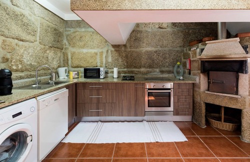 Penafiel House | Casa Guimas - Four Bedroom House, Sleeps 10