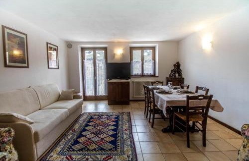 Campodolcino Apartment | Casa in un'esclusiva zona di Motta di Sotto