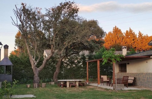 Navas de Riofrio Cottage | Casa Independiente Junto a la Montaña