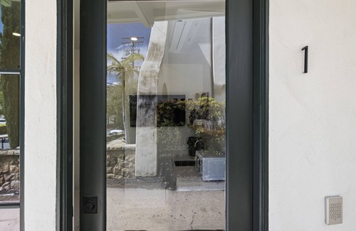 Laguna Apartment | Casa Jardin Unit 1-Boutique Suite in Downtown Santa Barbara