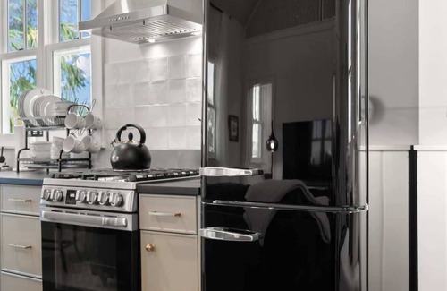 Historic Ybor Apartment | Casa Julieta | Luxury "Ybor-Themed" Studio